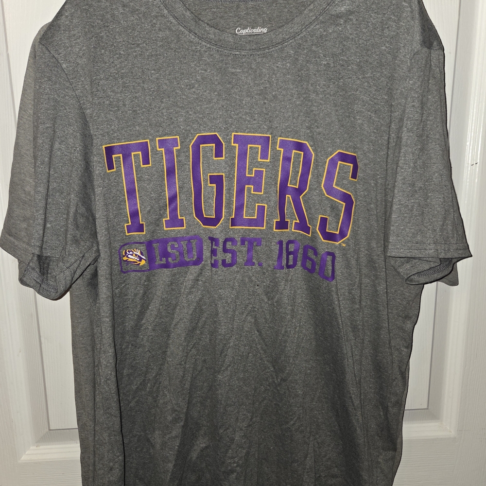 LSU Tigers T-Shirt Gray Womans Medium NCAA College Graphic Tee